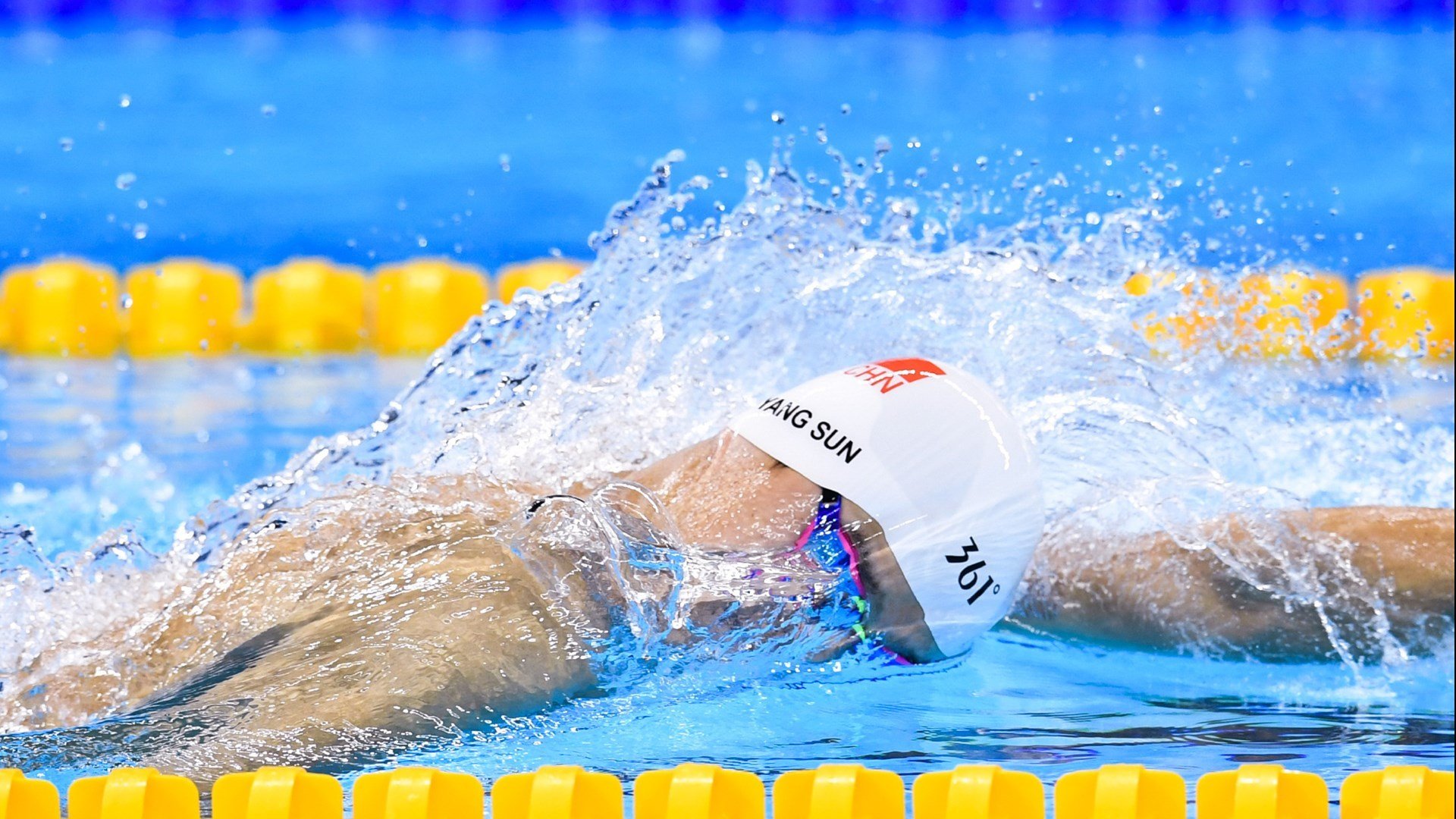 国际比赛纪念展在主办城市巡展，吸引大量观众，国际大赛视频